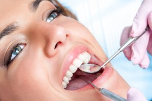 dentysta kielce andrzej wawrzoła zakres zabiegów